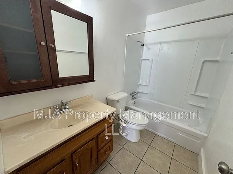752 N Irving St #752-4 — Photo 11