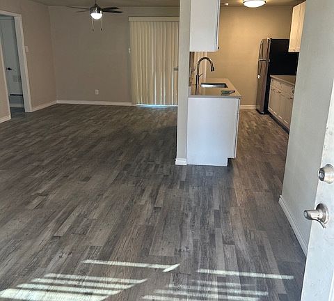4th image of 2340 Seabreeze Dr