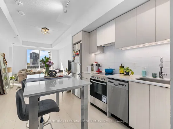 26 Gibbs Rd #745, Toronto, ON M9B 6L6