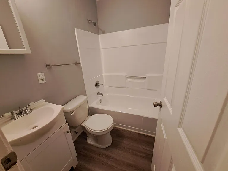 910-912 Pittsburg Ave #1 — Photo 3