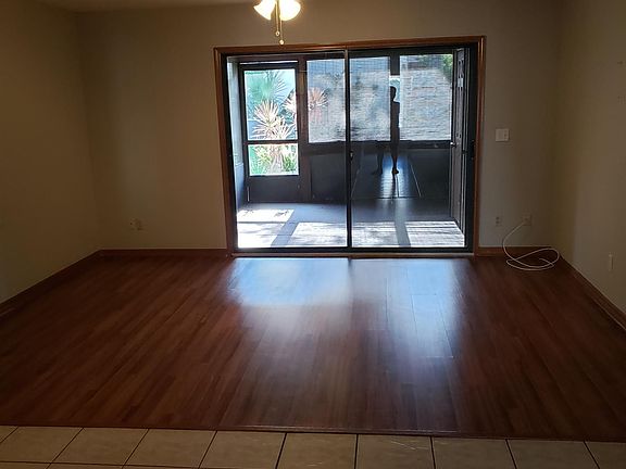 3rd image of 3960 Oak Trail Run APT 2002