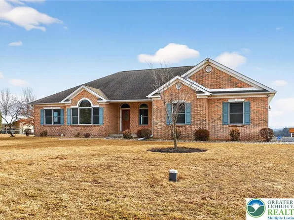 3338 Spring Valley Rd, Slatington, PA 18080