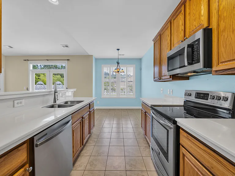 101 Zinnia Dr — Photo 28