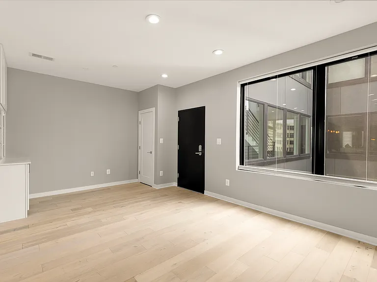 507 Kennedy St NW #6 — Photo 4