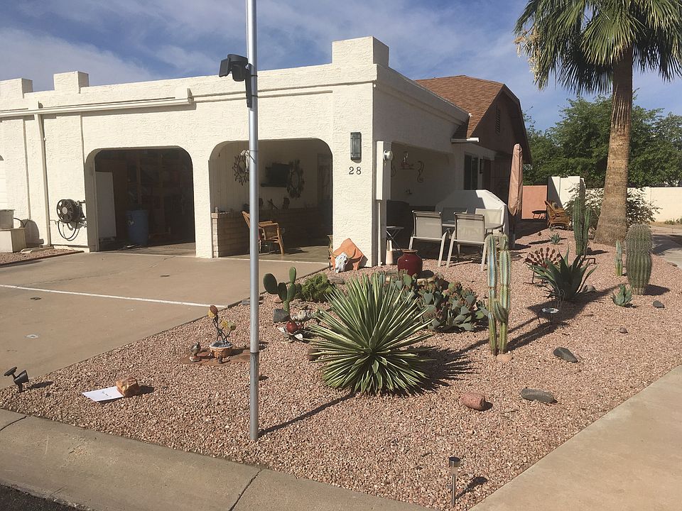End Unit/garage/patio