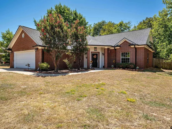 405 Husky Dr, Lindale, TX 75771
