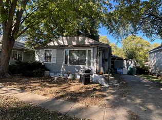 514 W Harrison St, Villa Grove, IL 61956