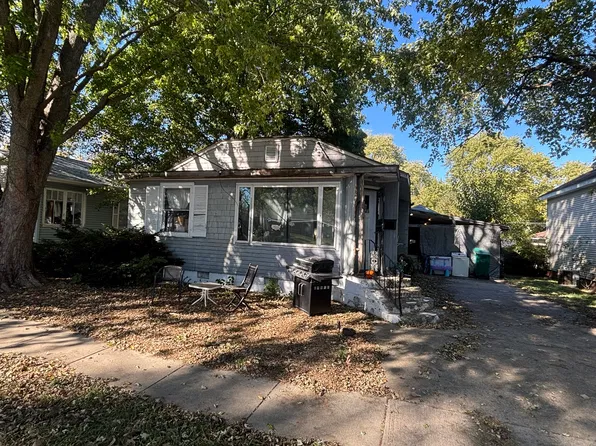 514 W Harrison St, Villa Grove, IL 61956