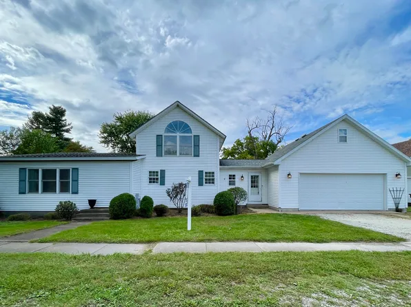567 S Chestnut St, Chebanse, IL 60922