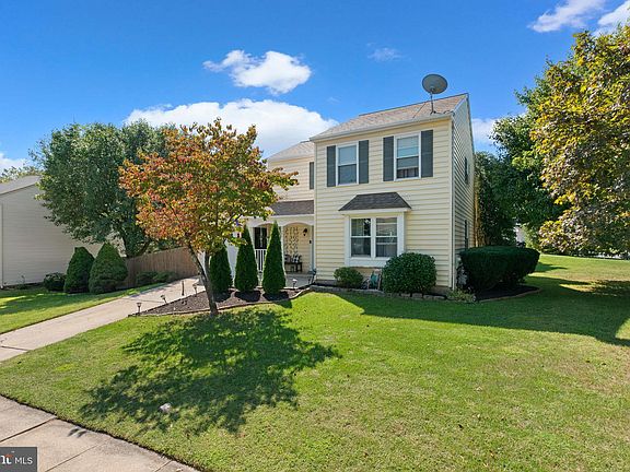 2nd image of 1051 Berkley Dr