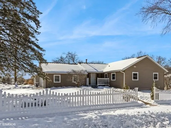 1103 Wylde Green Rd, Iowa City, IA 52246