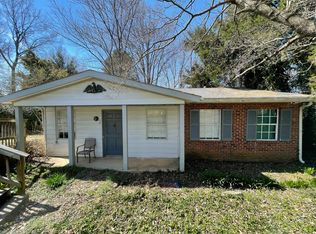 5 Pyracantha Ct, Greensboro, NC 27405