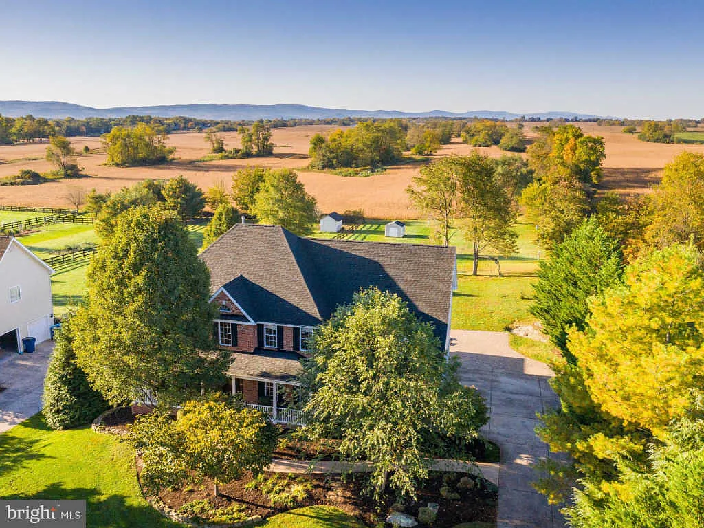 420 Dunlap Dr photo 1