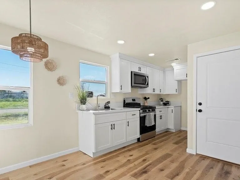 760 Crass Ave #2 — Photo 10