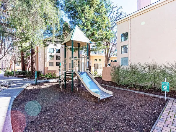992 Alpine Ter Unit 5, Sunnyvale, CA 94086