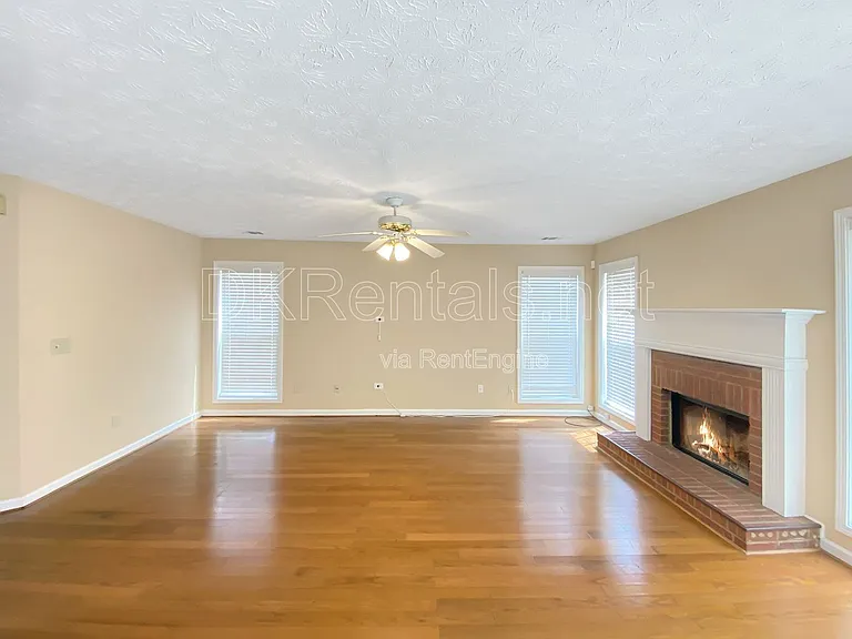 1704 Riverlanding Cir — Photo 2