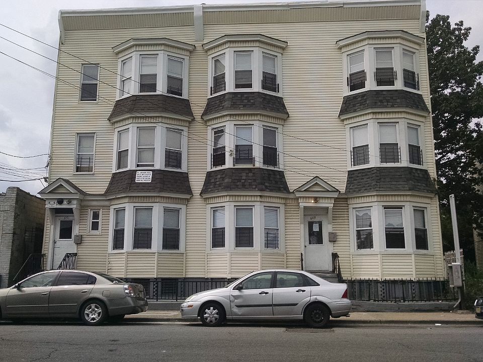 1st image of 649 S 13th St APT 1