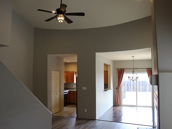 2nd image of 605 Aster St