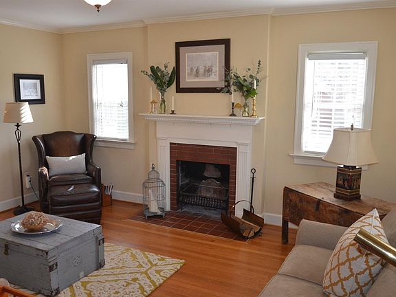 4th image of 132 Bassett Ave