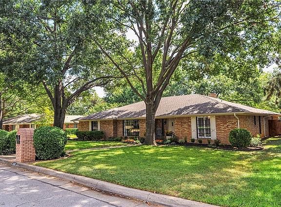 2nd image of 606 Eldoro Dr
