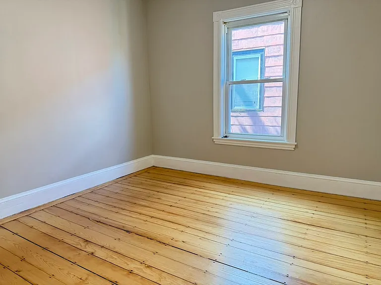 38 Russell St #3 — Photo 12