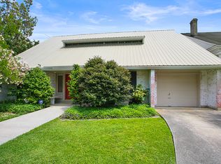 1133 Lowerline St, New Orleans, LA 70118