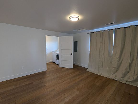 4th image of 608 SE Woodland Blvd