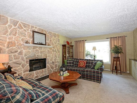 4th image of 8749 W 131st St