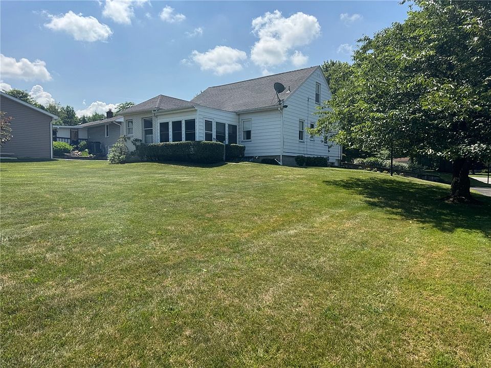 2nd image of 2901 Ellwood Rd