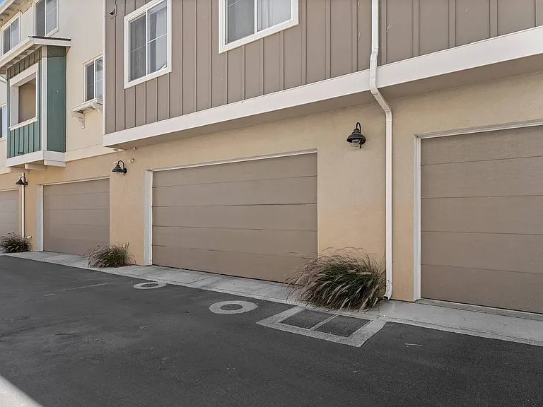 226 Bainbridge Ct — Photo 15