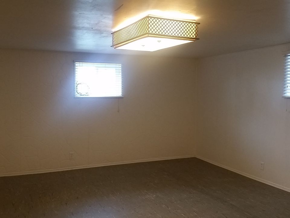 Spacious Bright Living Room