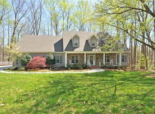 6880 Rolling View Dr, Tobaccoville, NC 27050