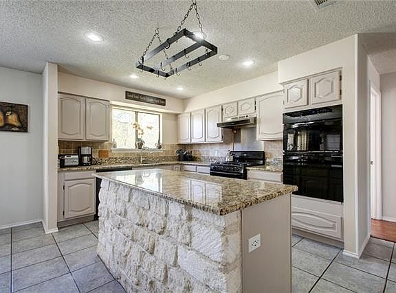 4th image of 17601 Columbia Falls Cv