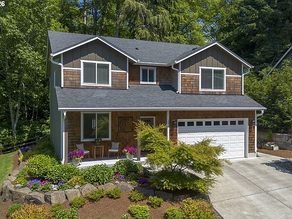3rd image of 1975 Forest Dr