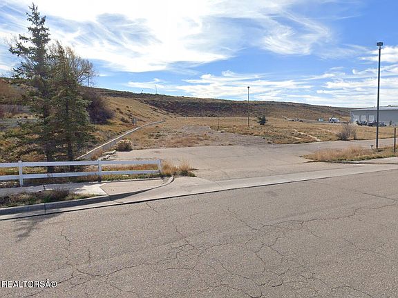 4th image of Prospector Dr