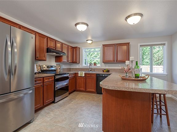 Spacious kitchen