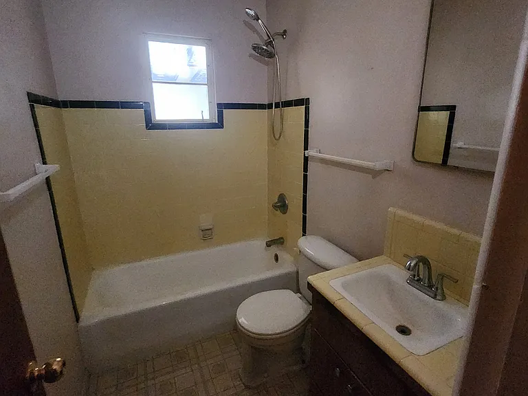 525 S Rosemont Ave — Photo 8
