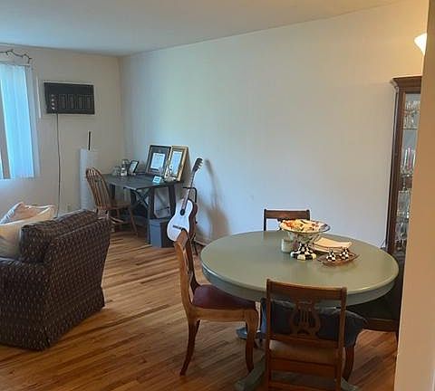 3rd image of 101 Long Branch Cir #101