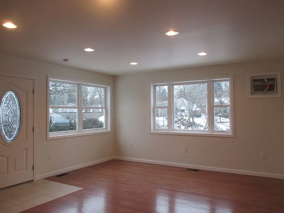 Building Photo - 826 C St #102