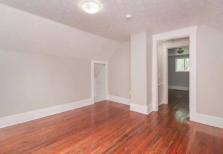838 Hazel St — Photo 10