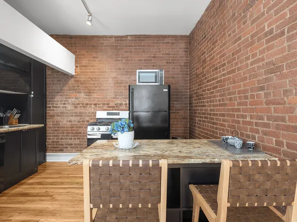 211 Front Street image 11 of 22