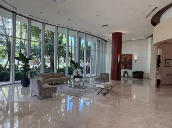 2475 Brickell Ave, Miami, FL