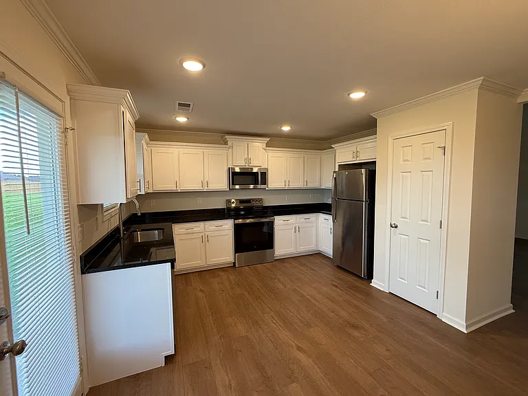 176 Garden Gate Dr — Photo 3