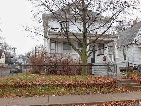 3rd image of 2501 NE Madison Ave