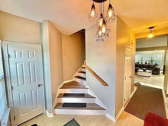 3rd image of 1432 Wellingshire Cir