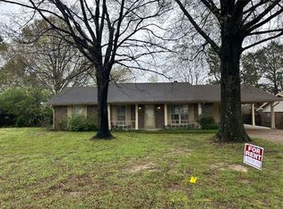 8454 Farmington Dr E, Southaven, MS 38671