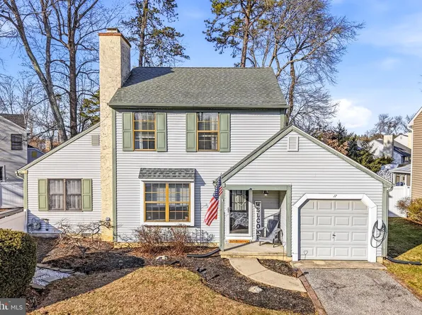 17 Fawn Ln, Sicklerville, NJ 08081