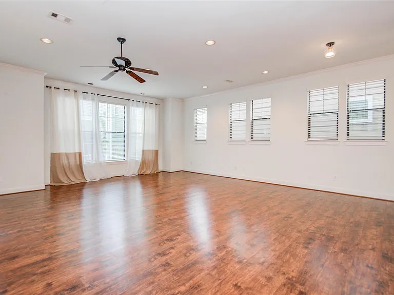 2414 Charleston St #B — Photo 19