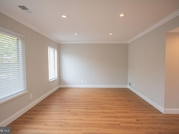 3rd image of 1737 Westwind Way