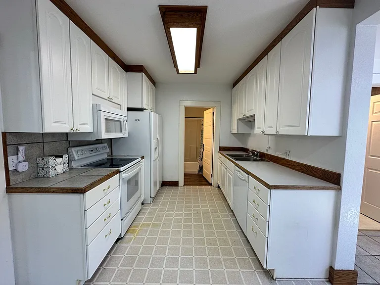 304 S Anderson St — Photo 34
